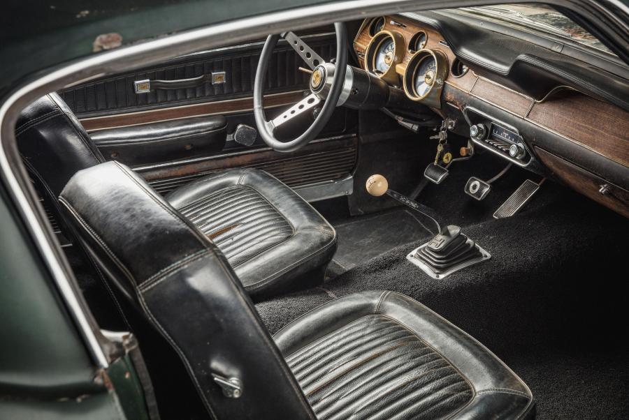 Интерьер Ford Mustang Bullitt 1968 года  (фото 12 из 17)
